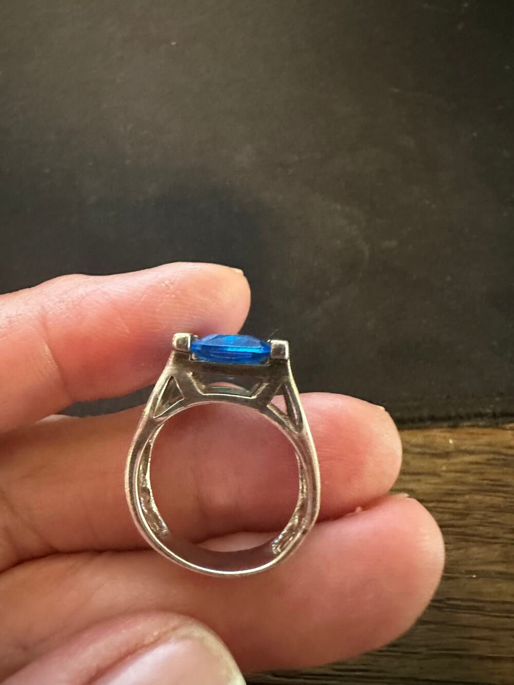 MONTANA SILVERSMITHS BLUE TOPAZ HORSESHOE RING; SIZE 8